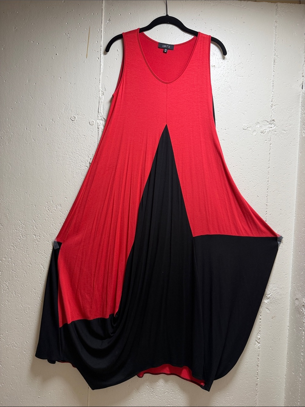 Comfy USA Red & Black Knit Sleeveless Swing Maxi Dress